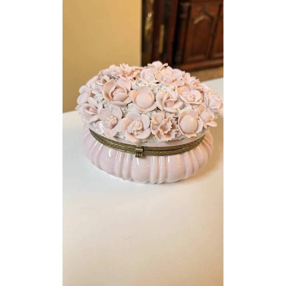 Vintage Ardalt‎ Verithin Pink Porcelain Floral Trinket Box Italy 3D Flowers